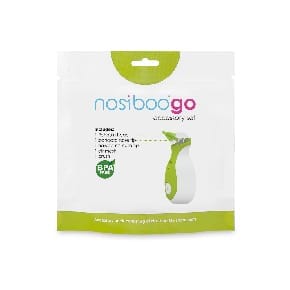 Opakowanie zielonego zestawu akcesoriów Nosiboo Go Accessory Set.